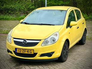 Opel Corsa 1.2 16V Essentia, 12-ZF-KG hatchback