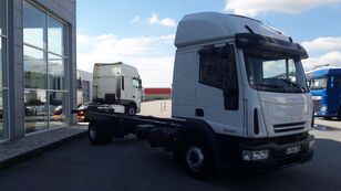 camión chasis IVECO EuroCargo 120