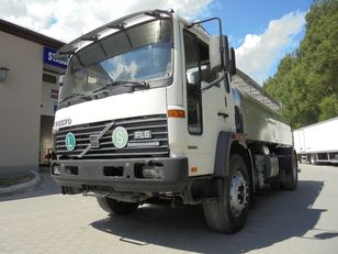 VOLVO FL6 18 camión para transporte de leche