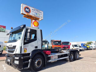 IVECO 460 camión con gancho