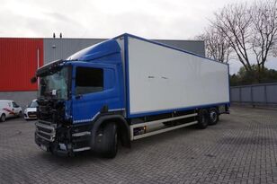 Scania P320 / RUNNING / CLOSED BOX / LIFT + LENKASCHE / EURO-6 / 2016 camión furgón siniestrado