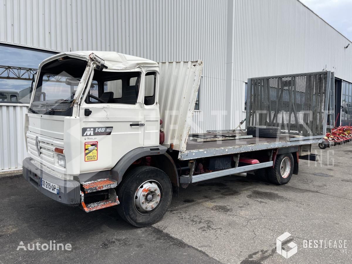 Renault M140 13C camión portacoches siniestrado