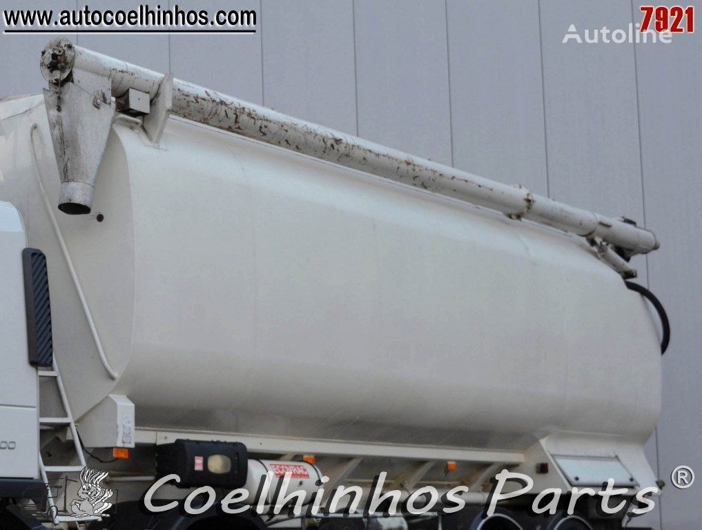 Ecovrac // 6 compartimentos cisterna para transporte de harina